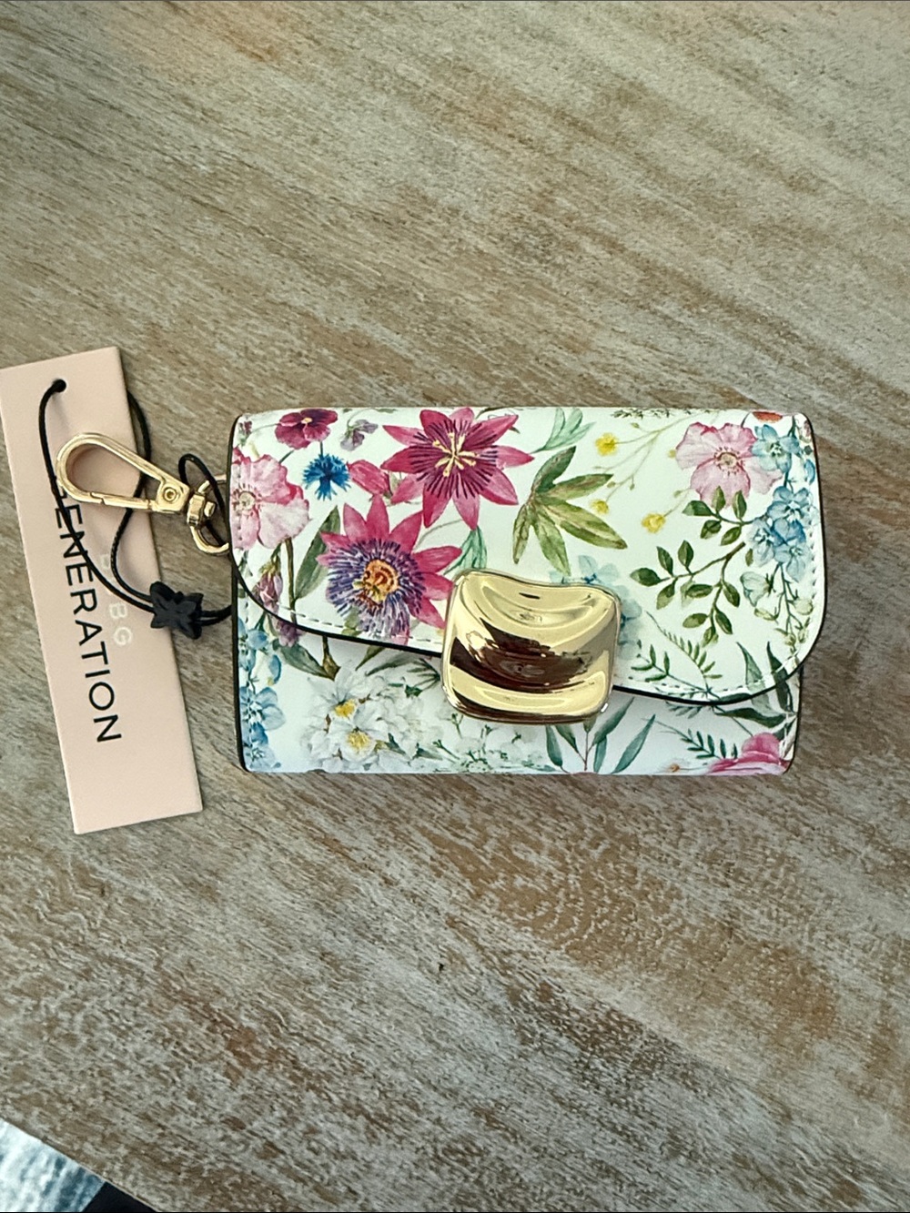 Small White Floral Wallet with Gold-Tone Clasp